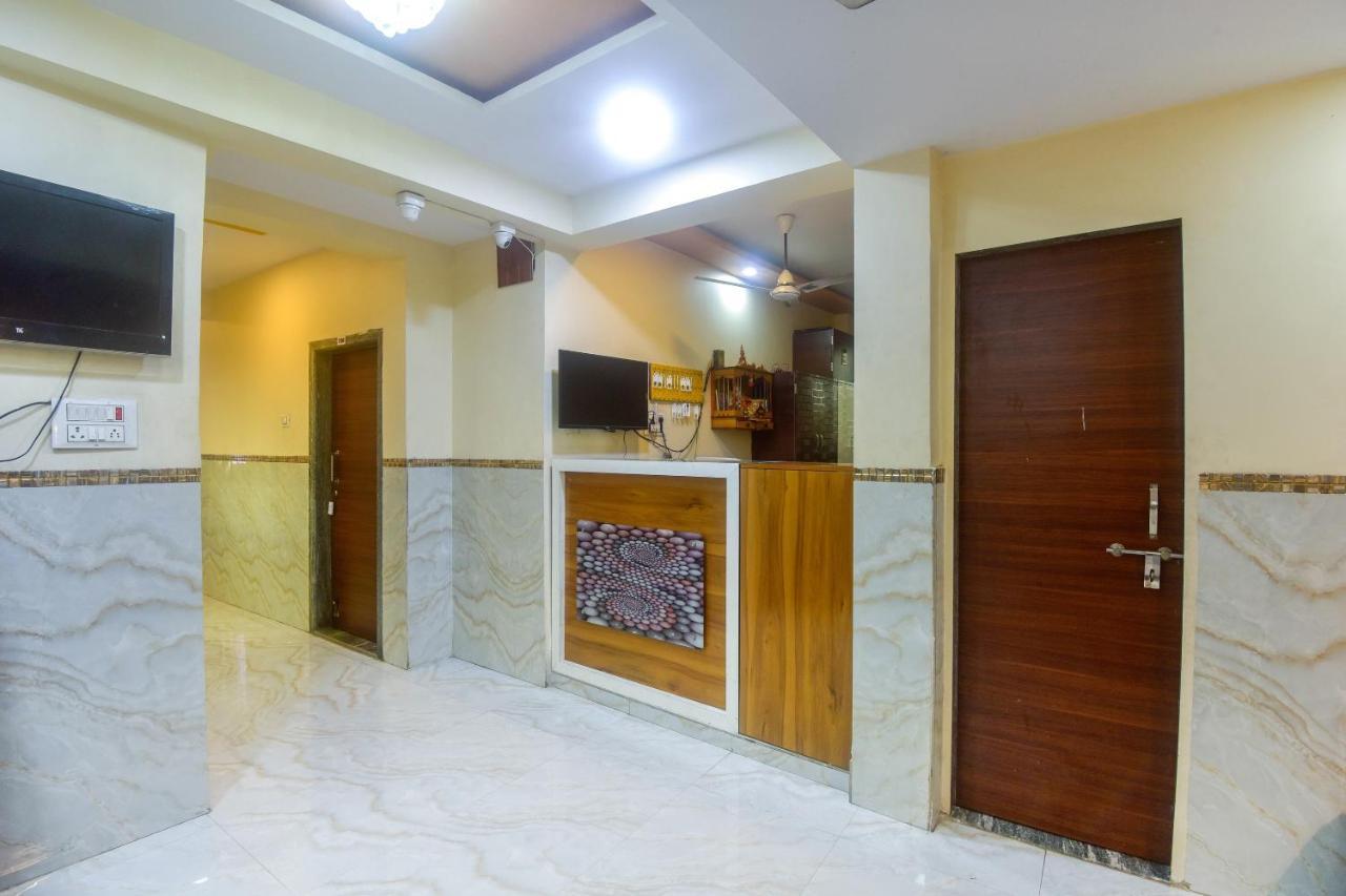 Oyo 60773 Ruchita Loadging & Boarding Hotell Mumbai Exteriör bild